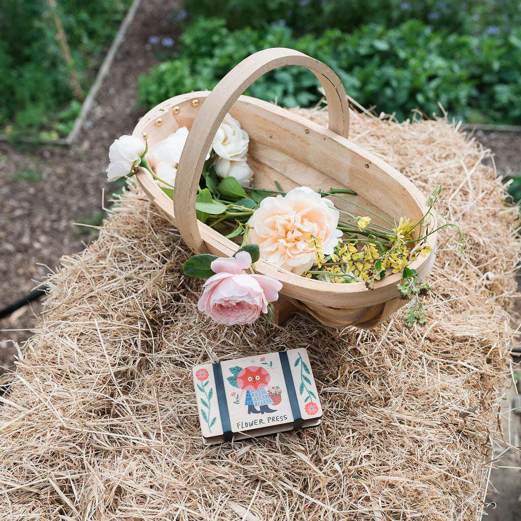 Pocket Flower Press by Studio Wald
