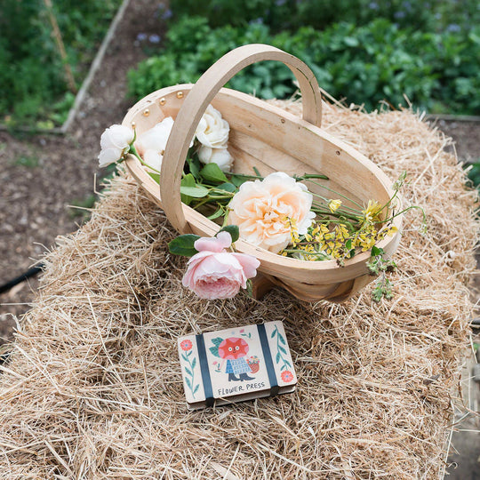 Pocket Flower Press by Studio Wald